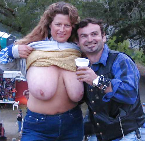 SHOWING OFF THOSE JUGGS #7530969