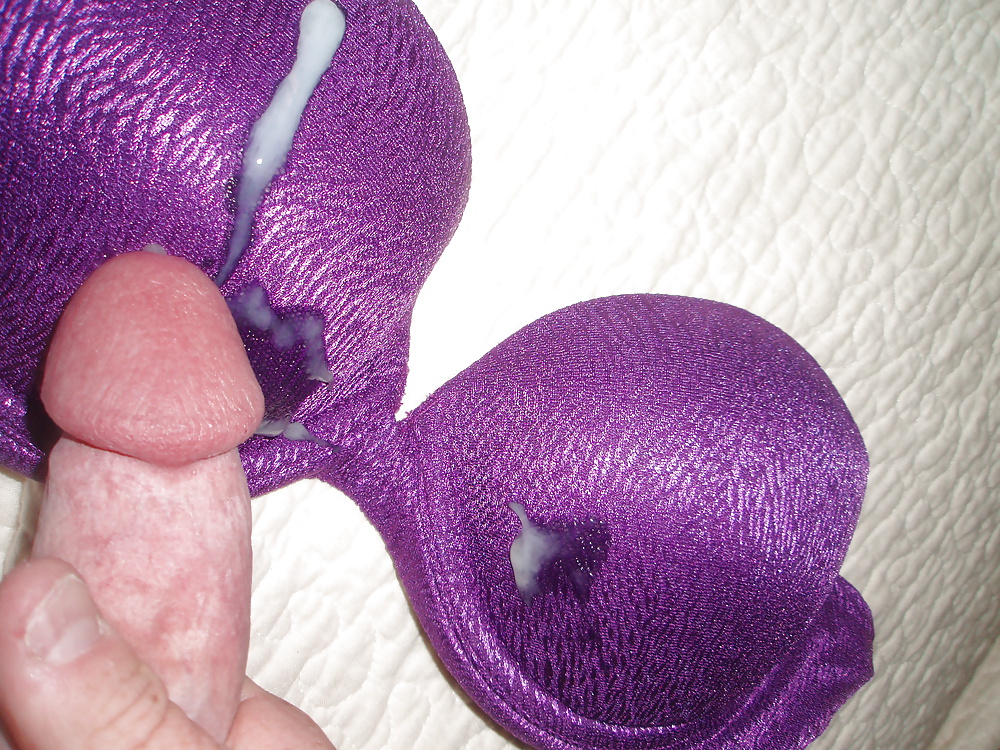 Cum on wonderbra #4596663