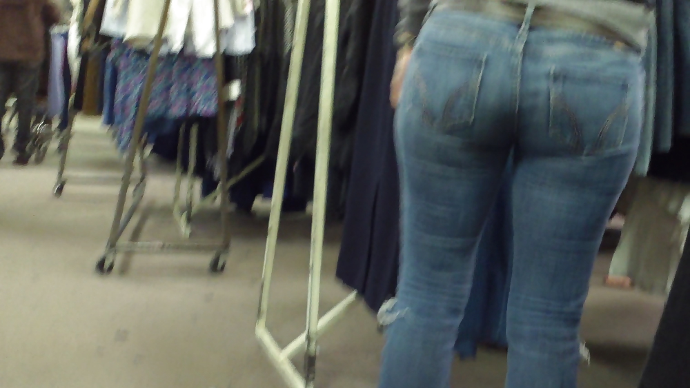 Sexy Jugendlich Schönen Großen Fetten Arsch & Hintern In Engen Jeans #7200080