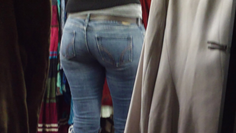 Sexy Teen Beau Gros Gros Cul Et Fesses En Jeans Serrés #7200221