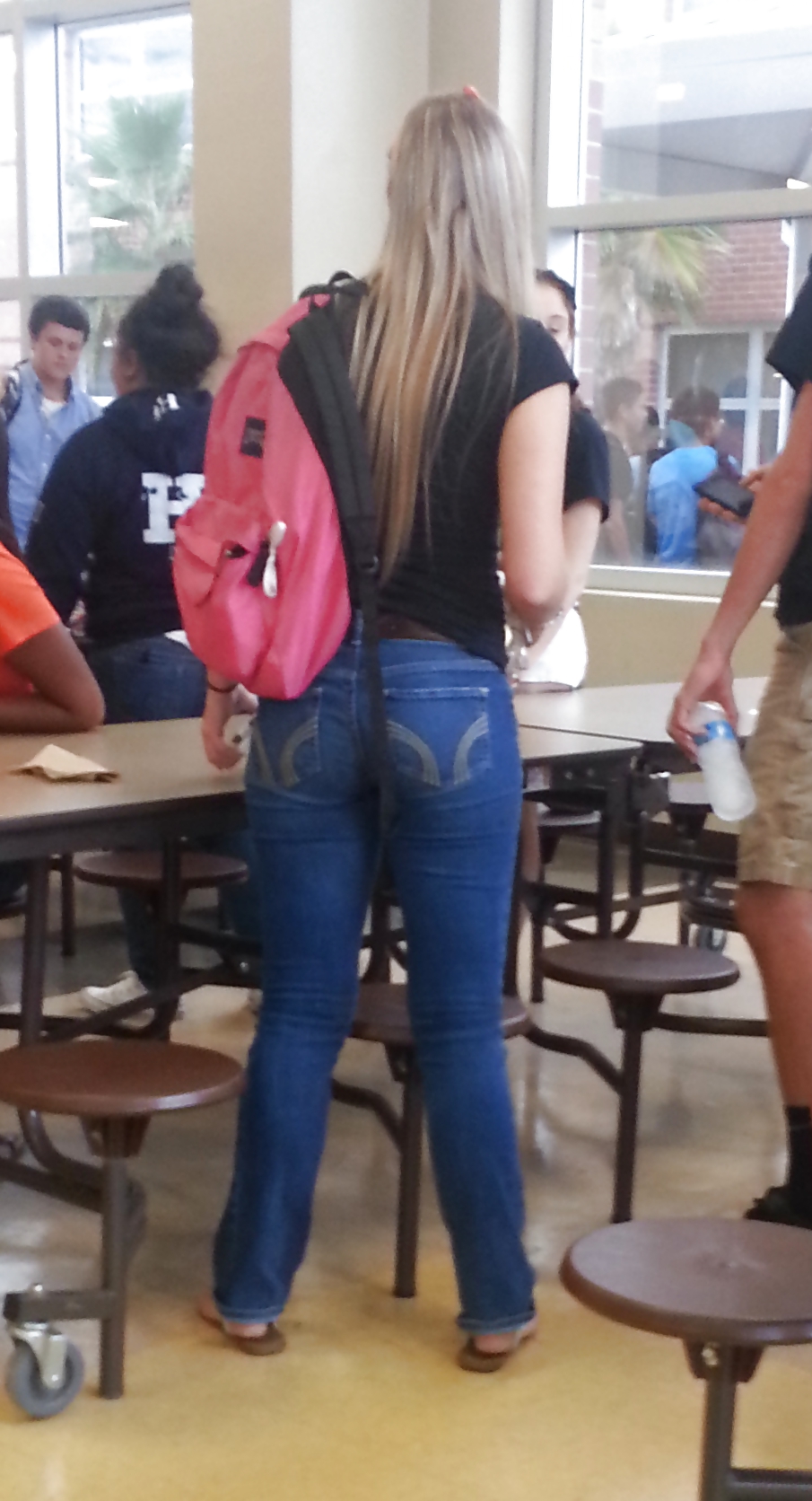 Candid Blonde Teen Ass in Tight Flare Jeans #20062610