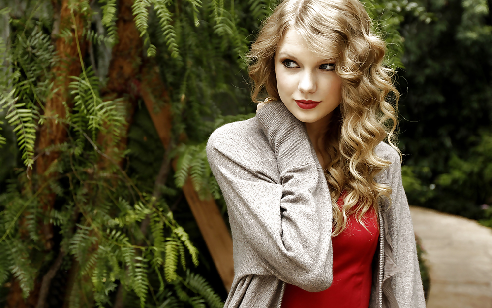 Taylor swift
 #8535940