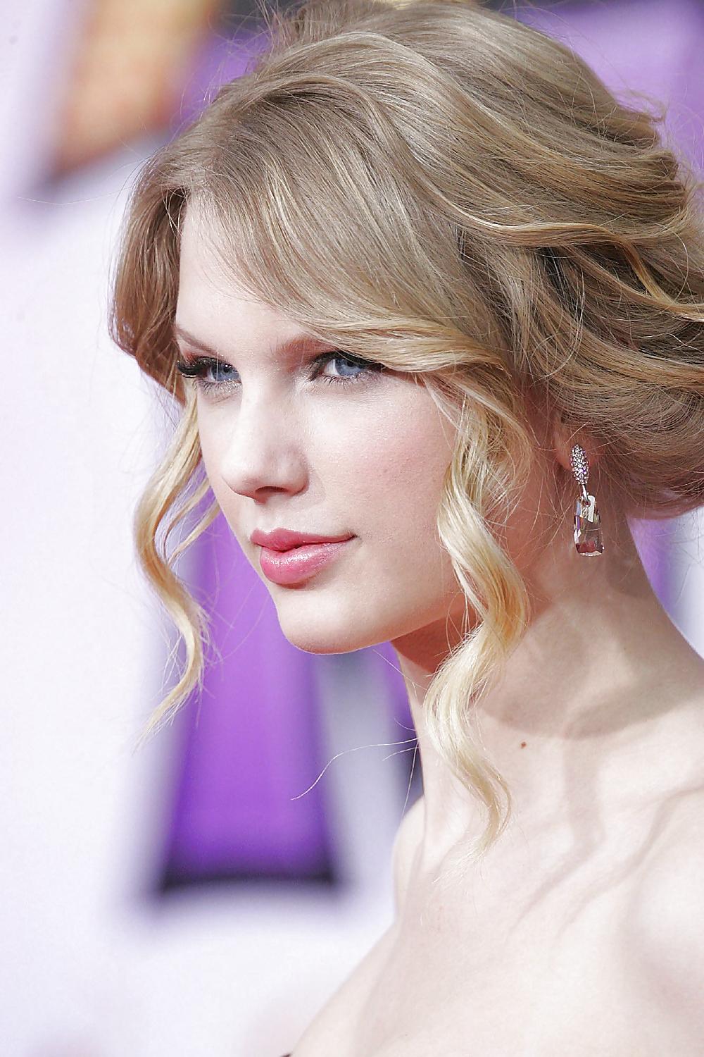 Taylor swift
 #8536311