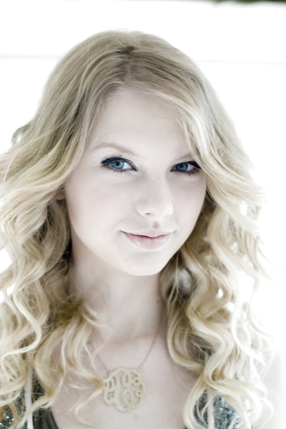 Taylor swift
 #8536359