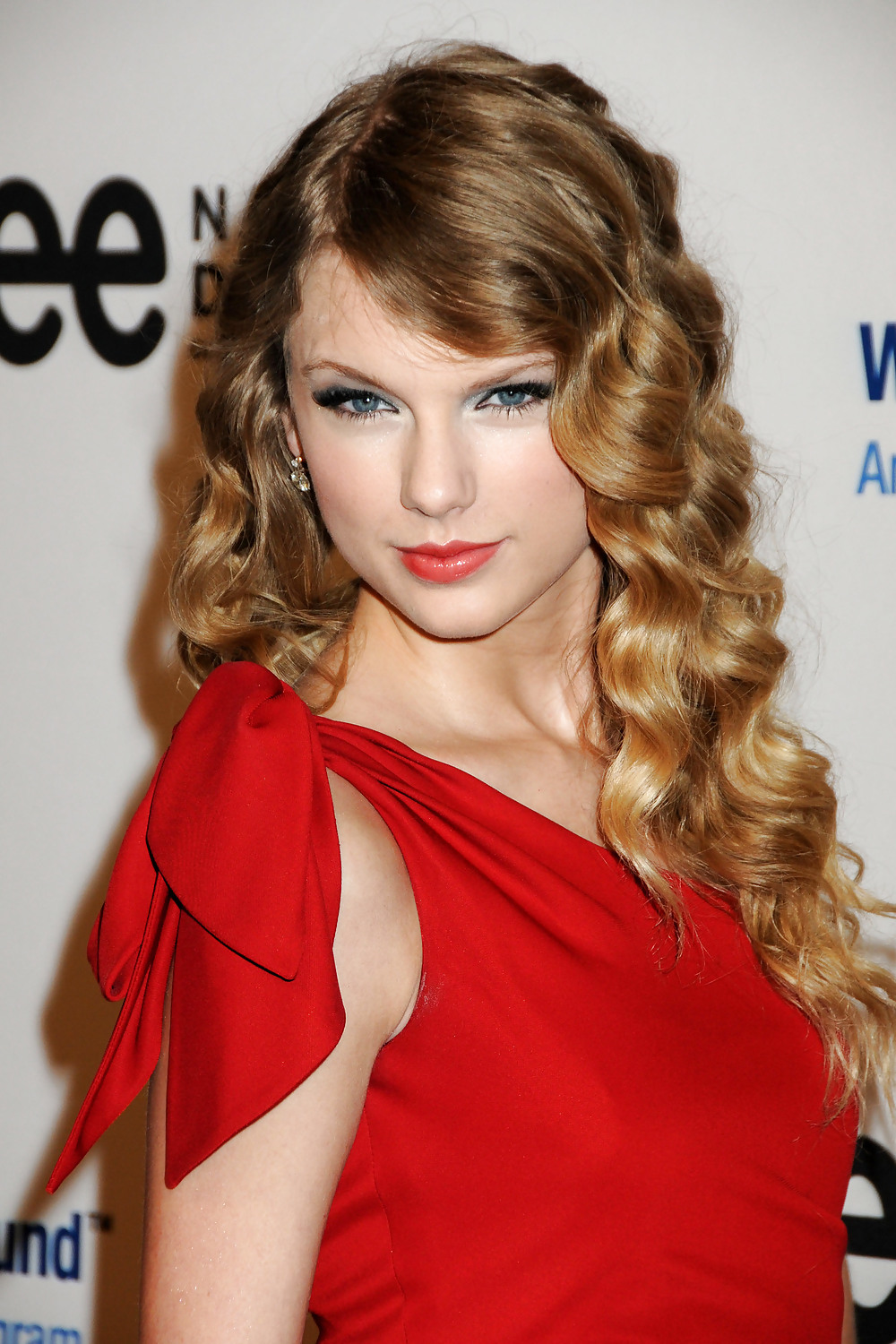 Taylor swift
 #8536667