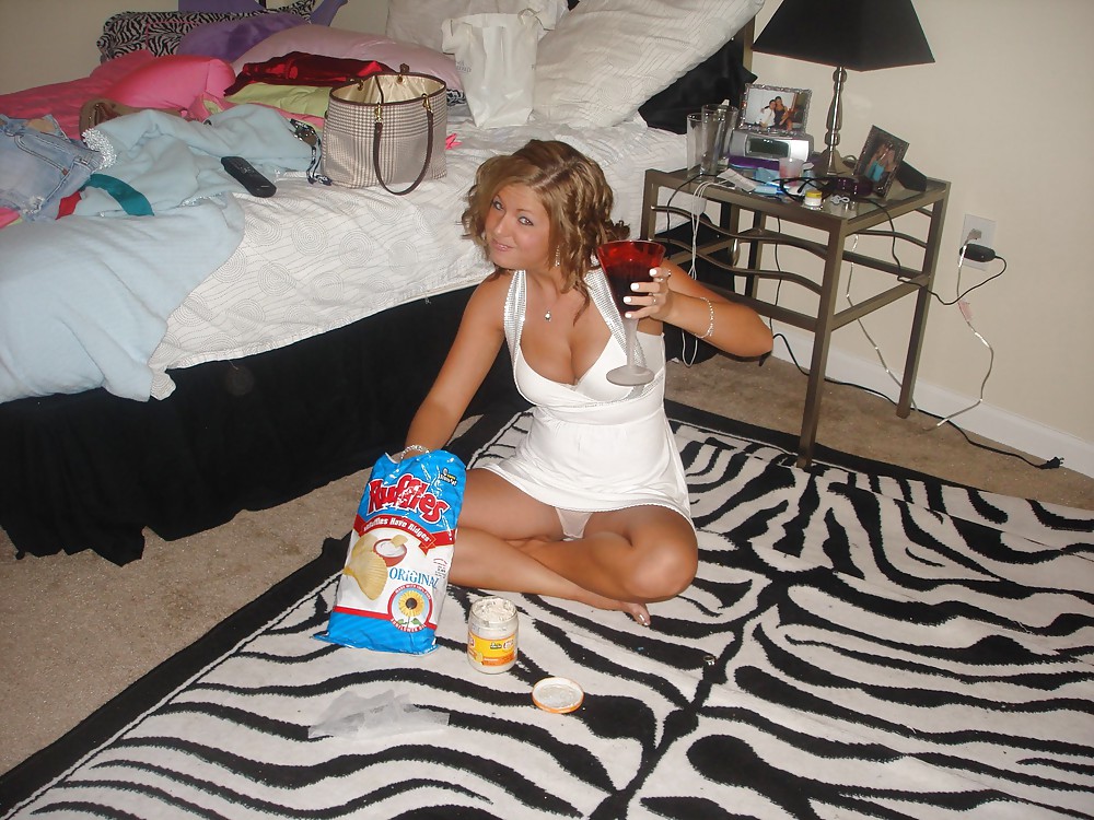 Falda arriba
 #18326407