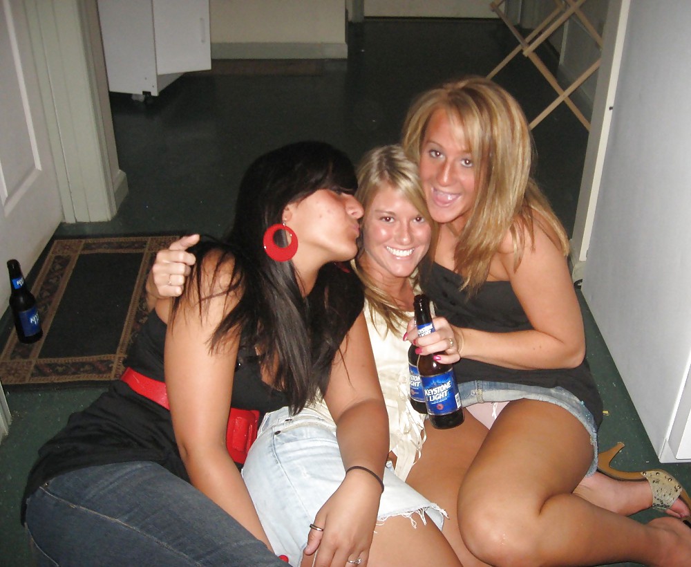 Falda arriba
 #18326438