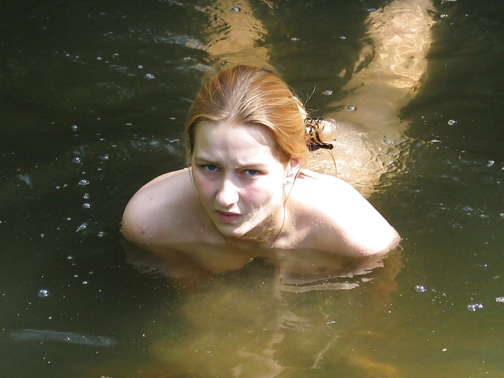Julia bionde amatoriale nuoto nudo tette culo figa sexy
 #5056384