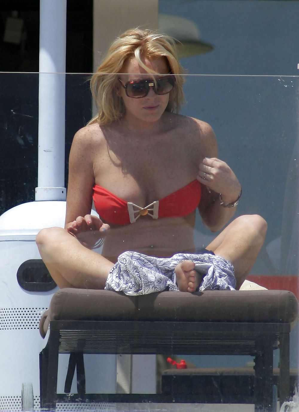 Lindsay Lohan ... In Heißen Roten Bikini #14041948