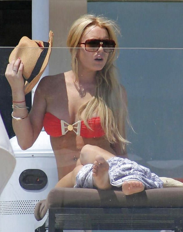 Lindsay Lohan ... In Heißen Roten Bikini #14041978