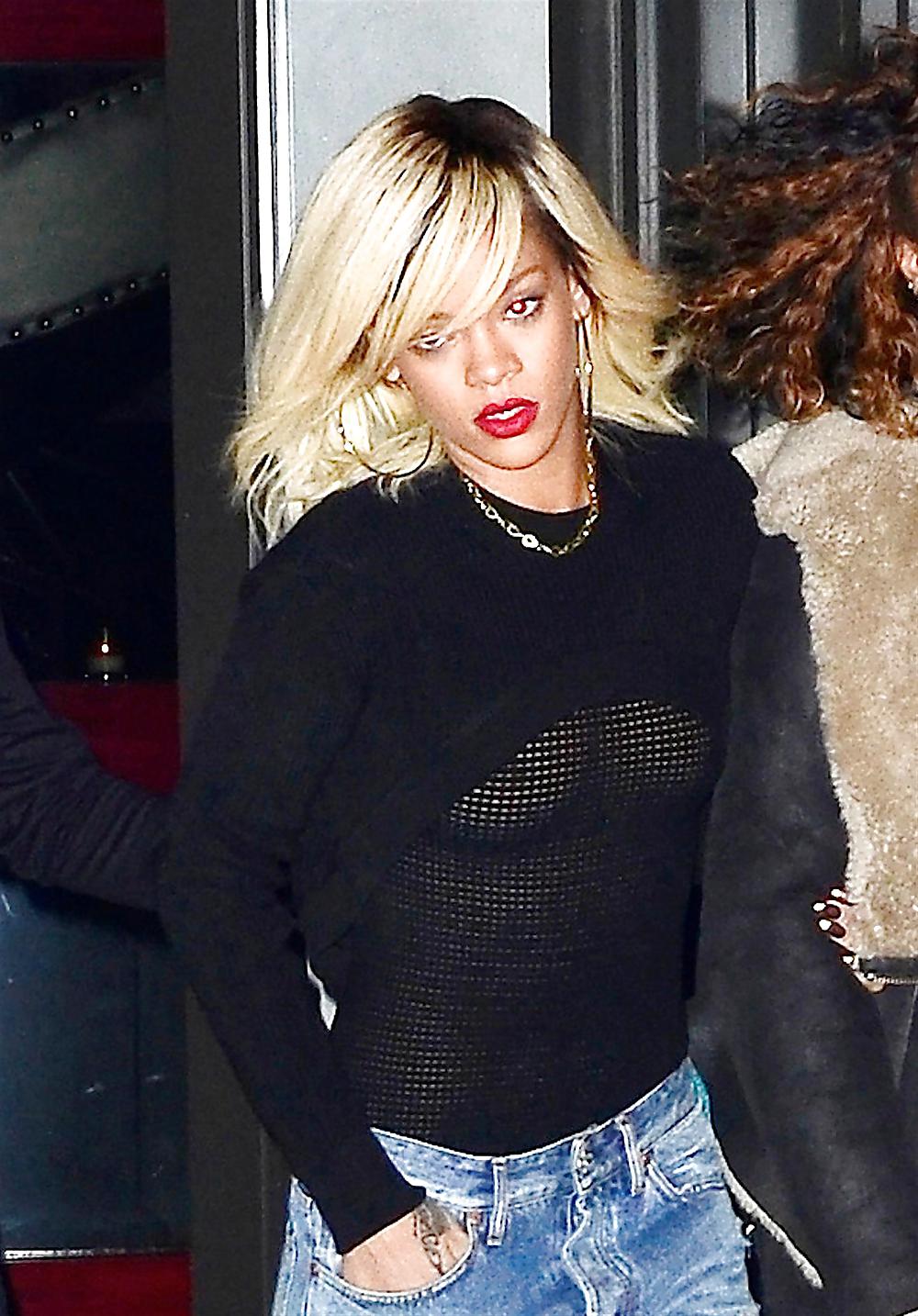 Rihanna braless en montreal see-thru tits
 #12617515