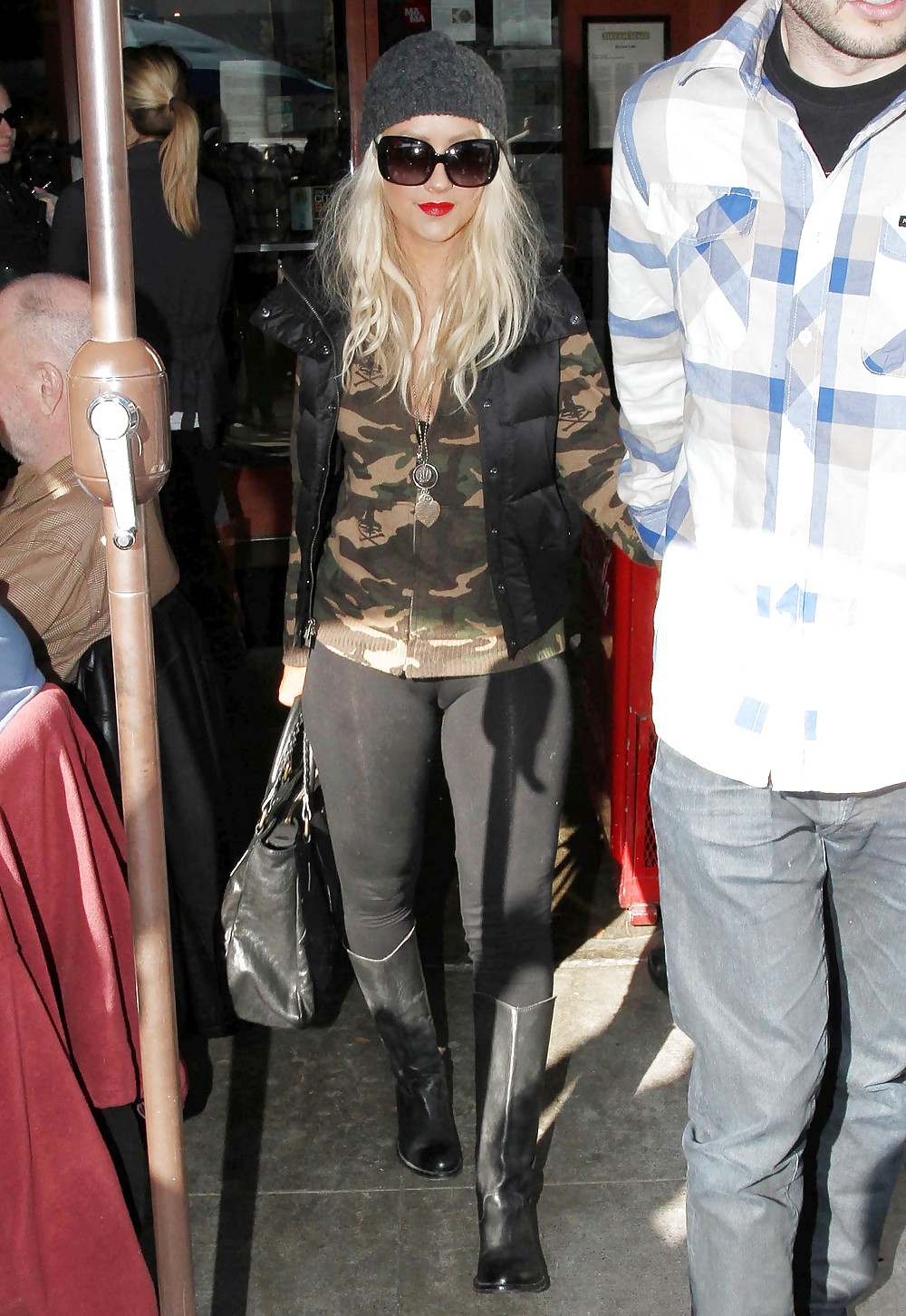 Christina Aguilera Camel-Toe Candids in New York #3862646