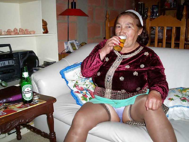 Campana de abuelita colombiana (set diecisiete)
 #3411149