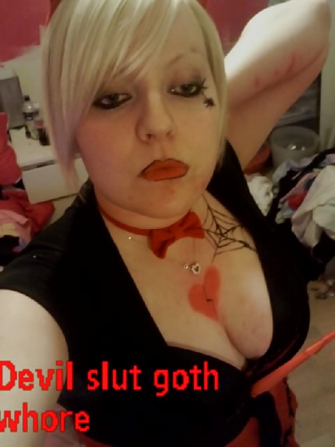 Slut #3899882