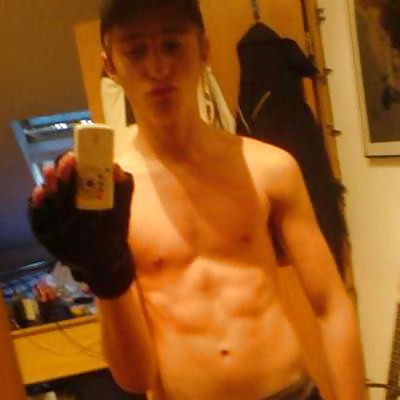 Süßen Netten Jungen #17053427
