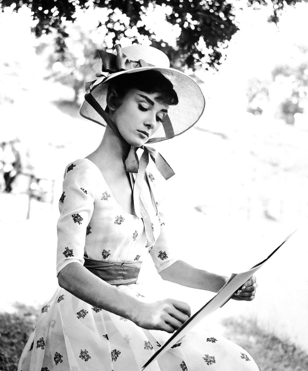 Audrey Hepburn classica 
 #4980116