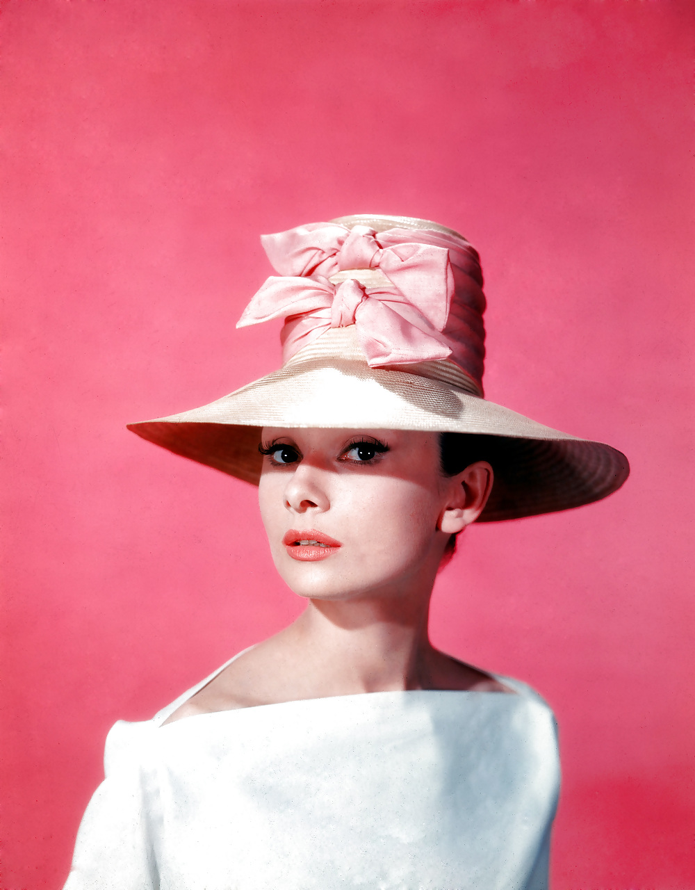 Audrey Hepburn classica 
 #4980564