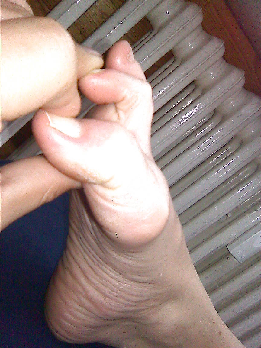 BB 's Feet 2009 - Foot Model with long toes, slender feet #17360505