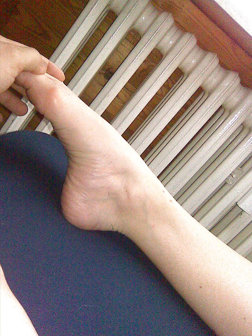 BB 's Feet 2009 - Foot Model with long toes, slender feet #17360555