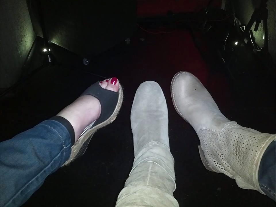 Piedi di amiche e parenti 3 #14908549