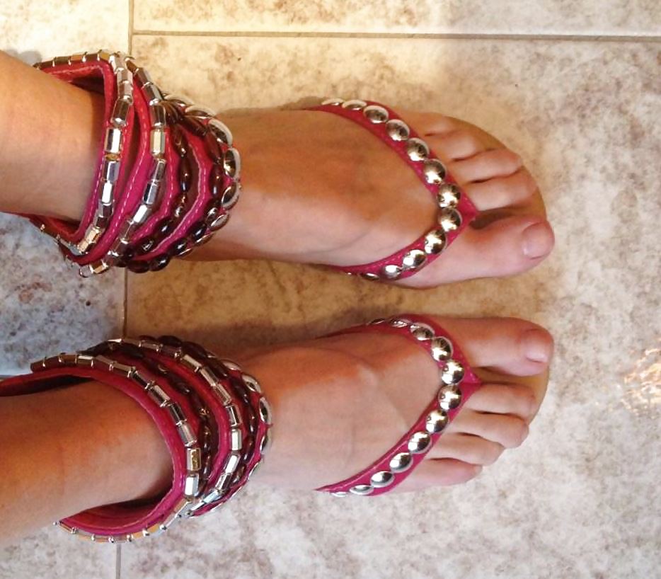 Piedi di amiche e parenti 3 #14908574