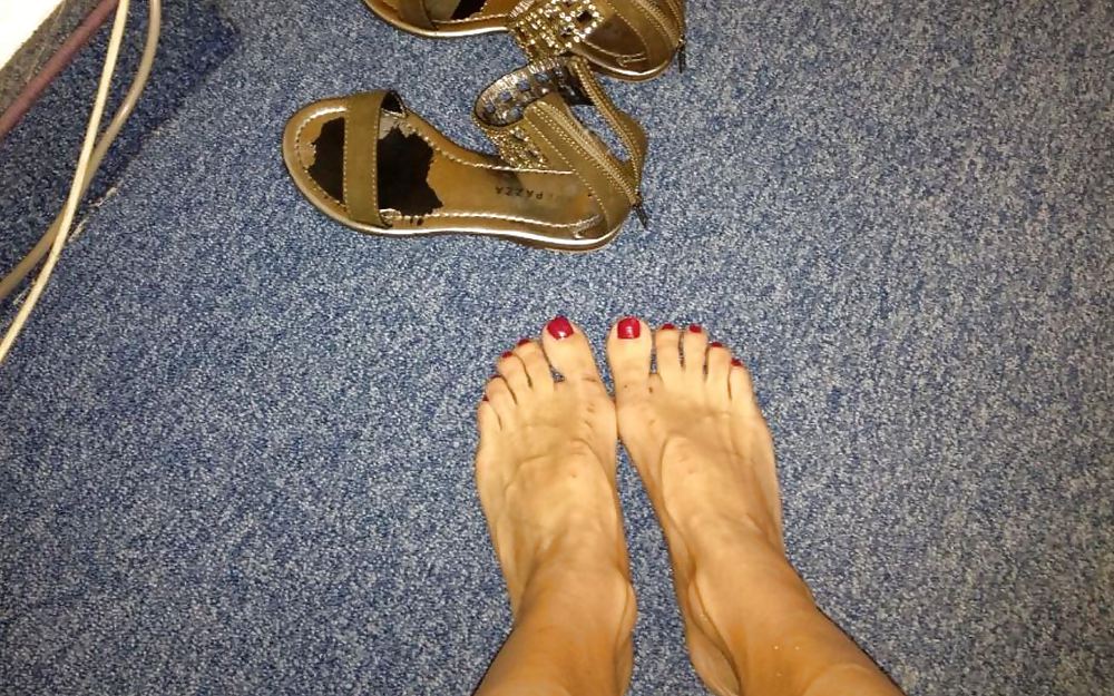 Piedi di amiche e parenti 3 #14908606