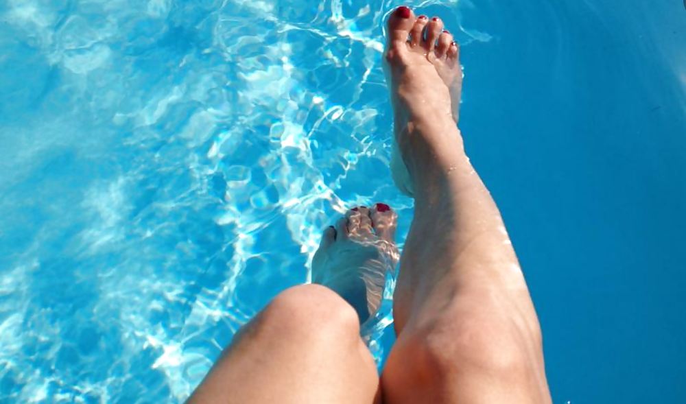 Piedi di amiche e parenti 3 #14908615