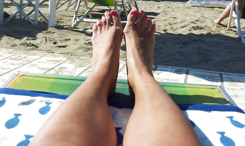 Piedi di amiche e parenti 3 #14908622