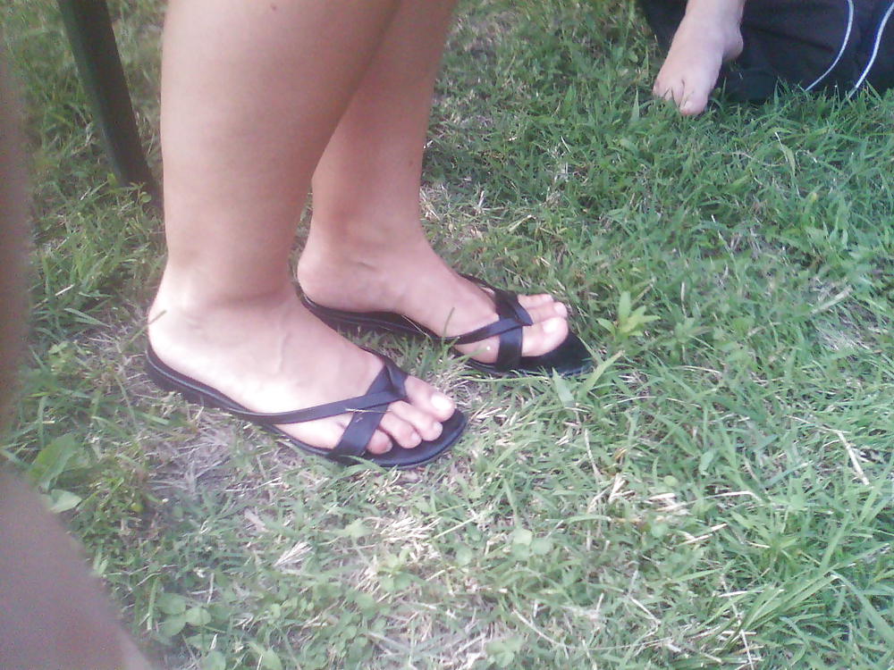 Piedi di amiche e parenti 3 #14908649