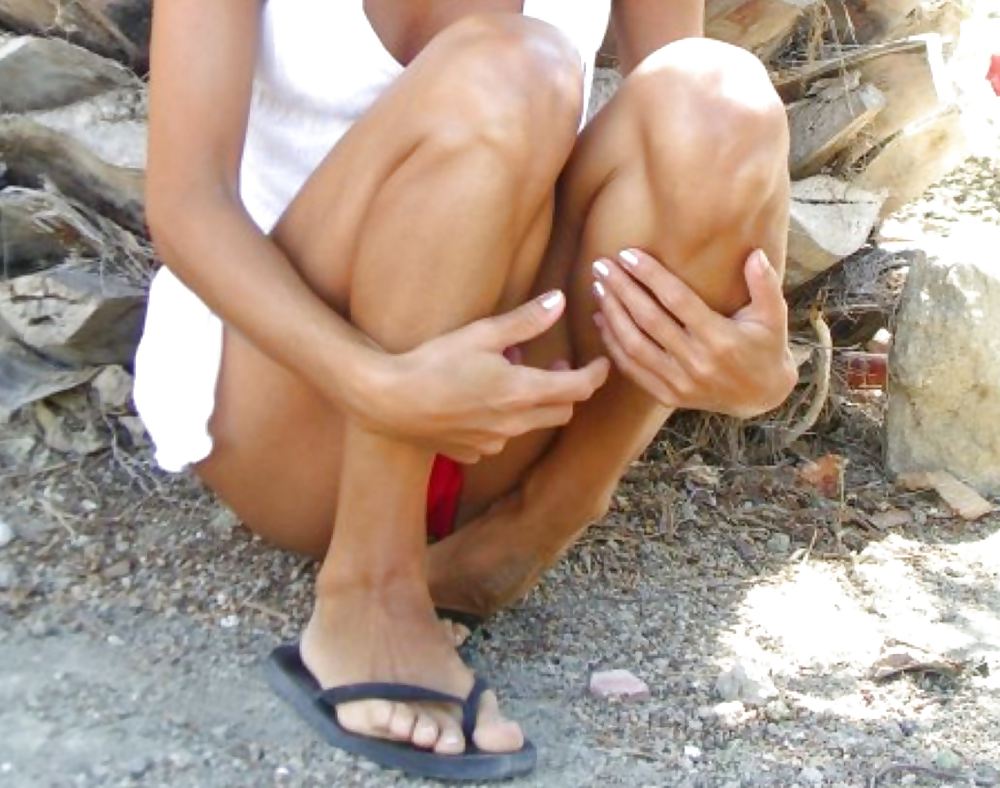 Piedi di amiche e parenti 3 #14908719