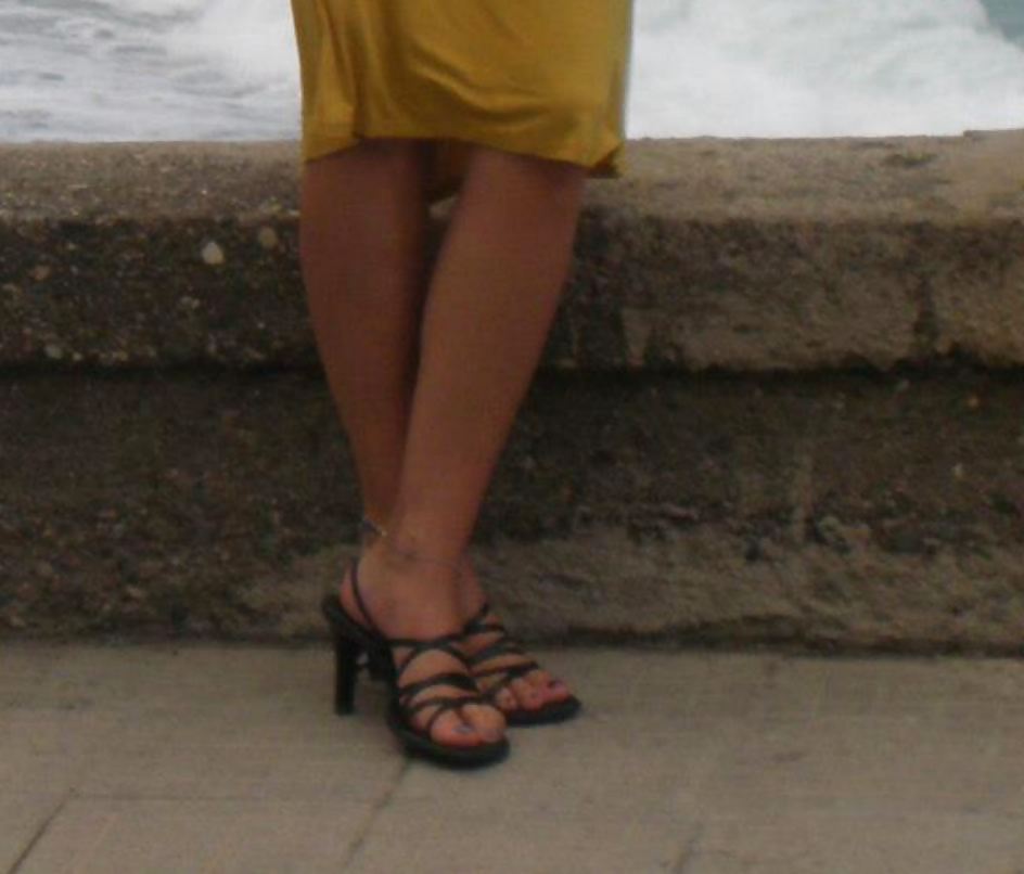Piedi di amiche e parenti 3 #14908794