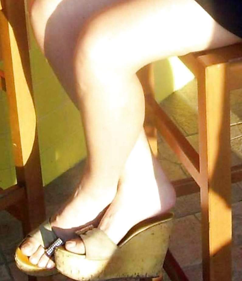 Piedi di amiche e parenti 3 #14908814