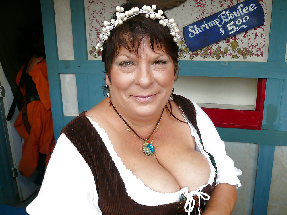 Random Tits 32 #4915930