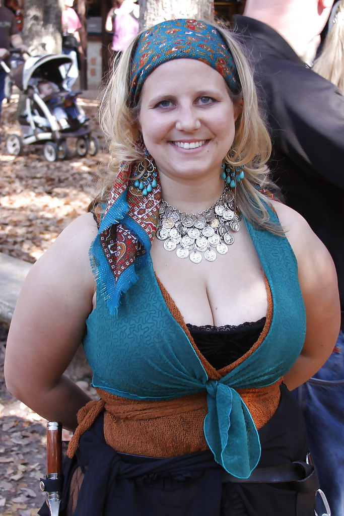 Random Tits 32 #4916063
