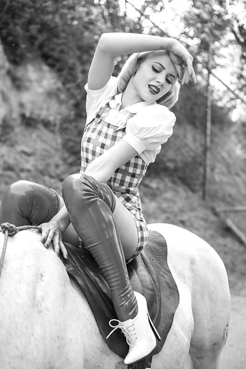 Mundo fetichista...
 #12400025