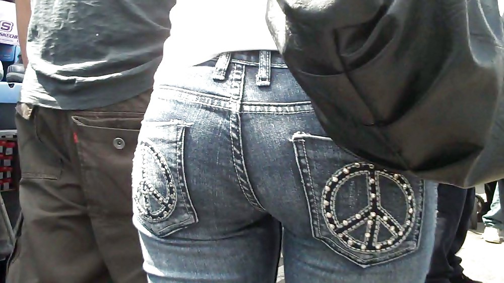 Give me a peace of that butt ass in jeans  #4639512