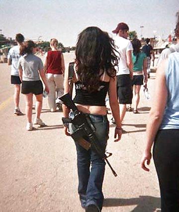 Chicas con armas
 #5421371