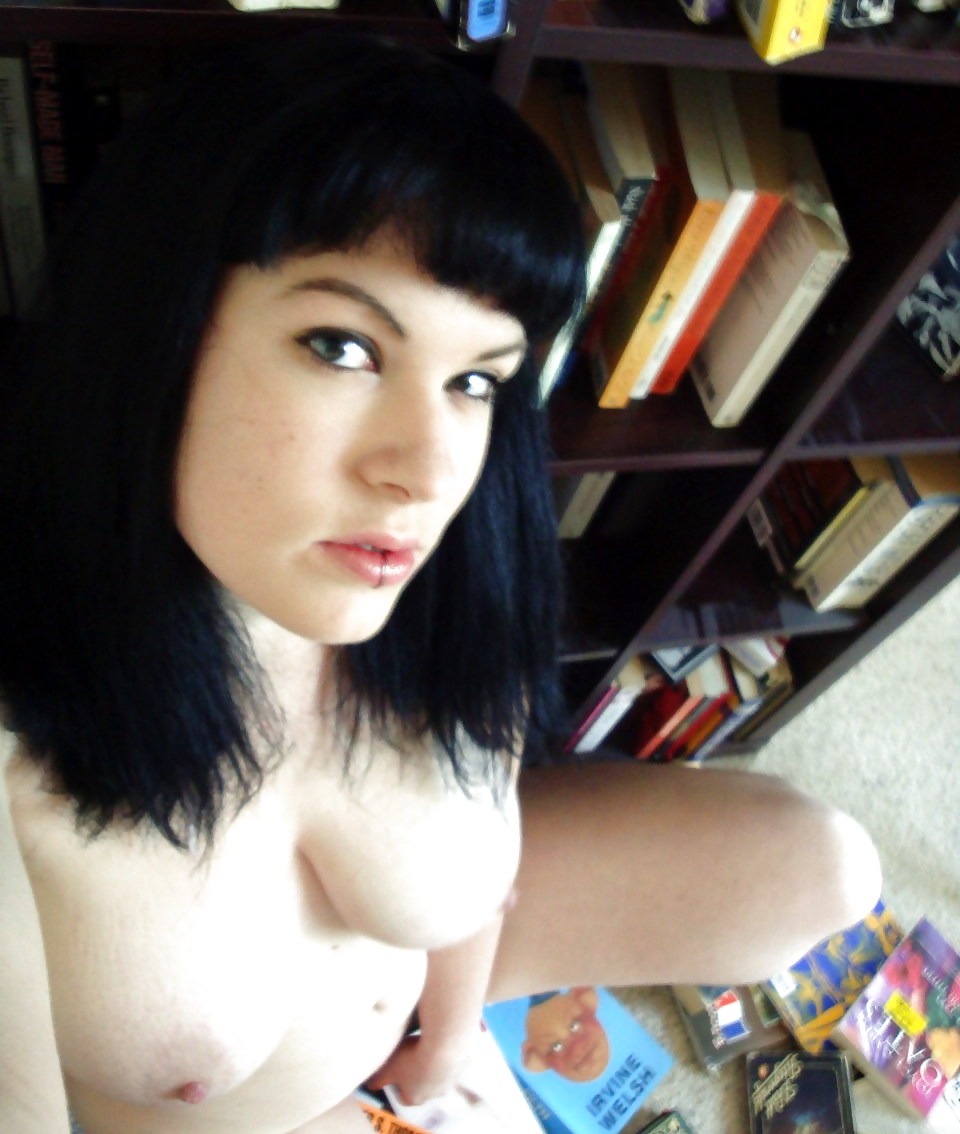 Viola - Self Shot In Library #19902076