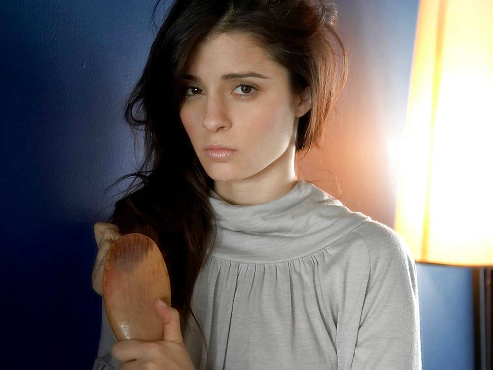 Shiri Appleby #17828775