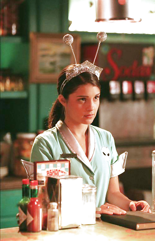 Shiri Appleby #17828876