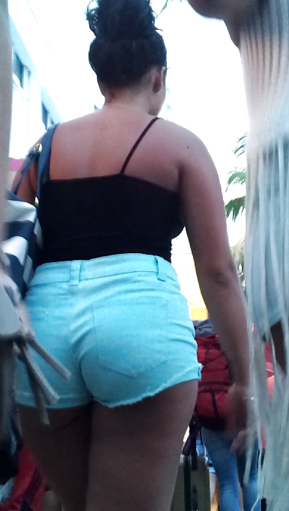 Thick BOOTY LATINA in shorts VOYEUR CANDID #20407290