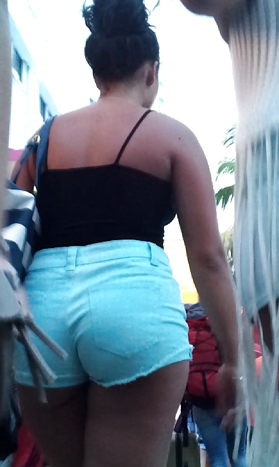 Thick BOOTY LATINA in shorts VOYEUR CANDID #20407328