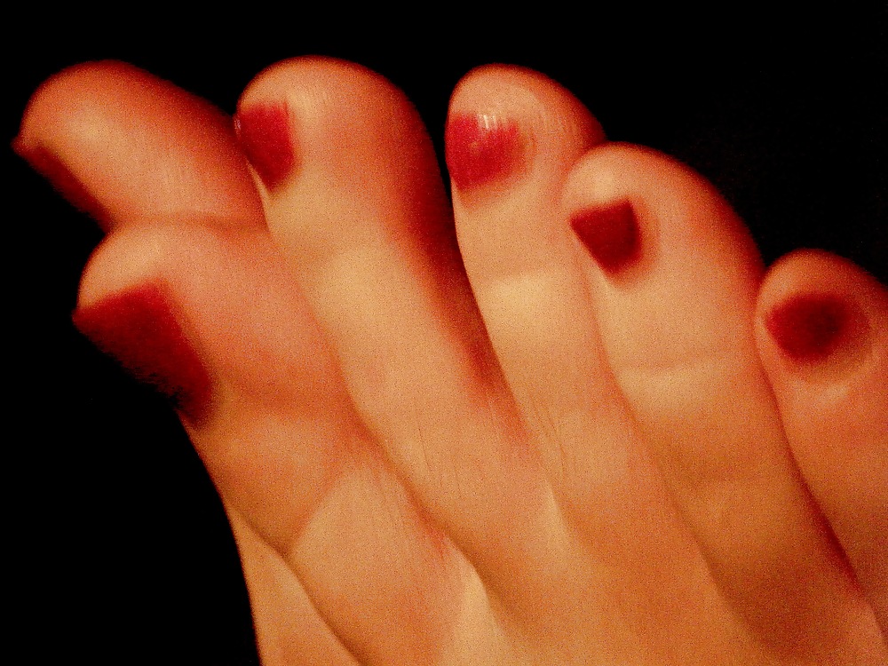 妻の足の指を撮影した写真です。
 #1341514