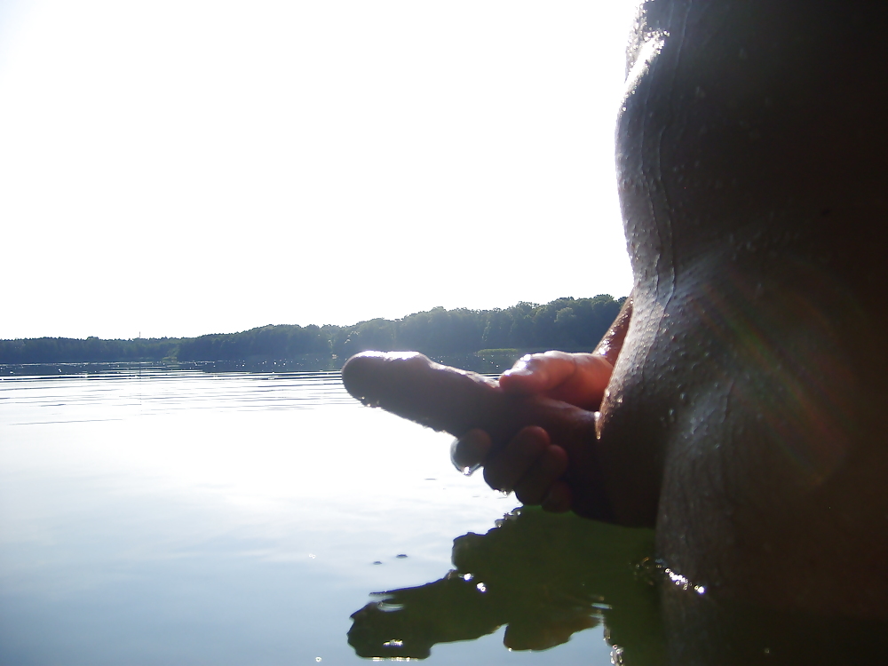 湖でオナニー
 #3056762