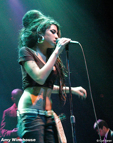 Winehouse Seins 03 #1999532