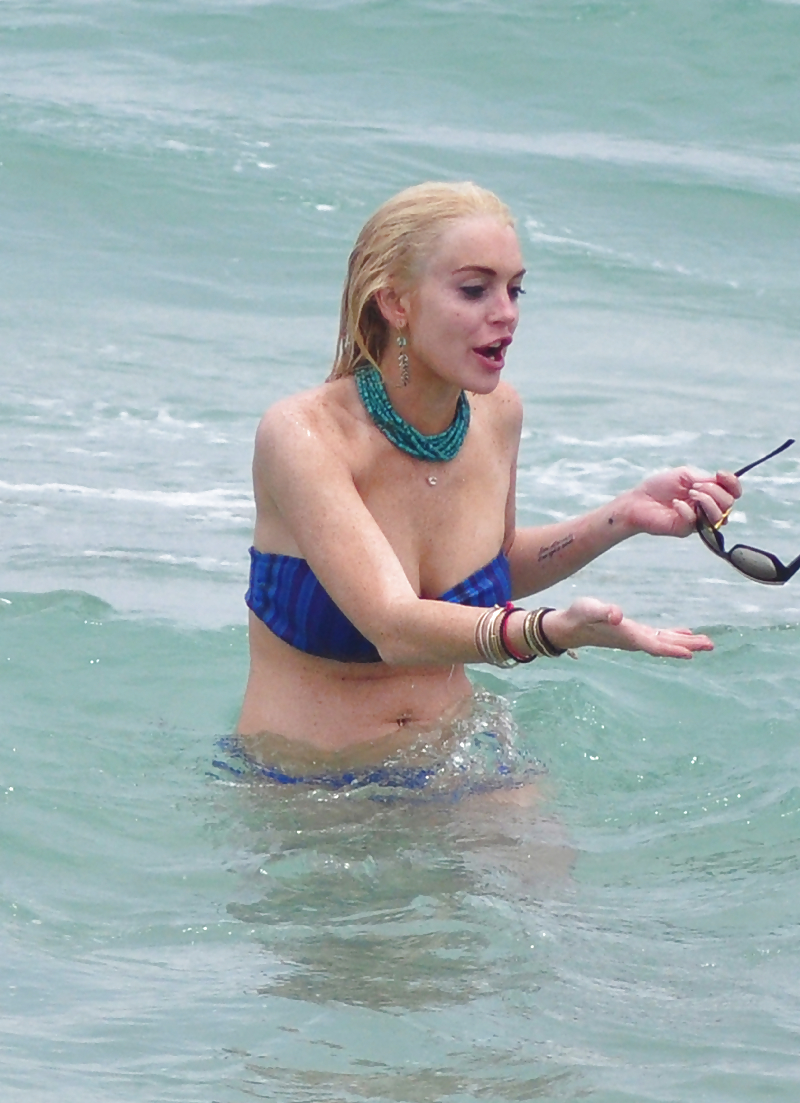 Lindsay Lohan In Bikini on Miami Beach BOOB Slip #3913268