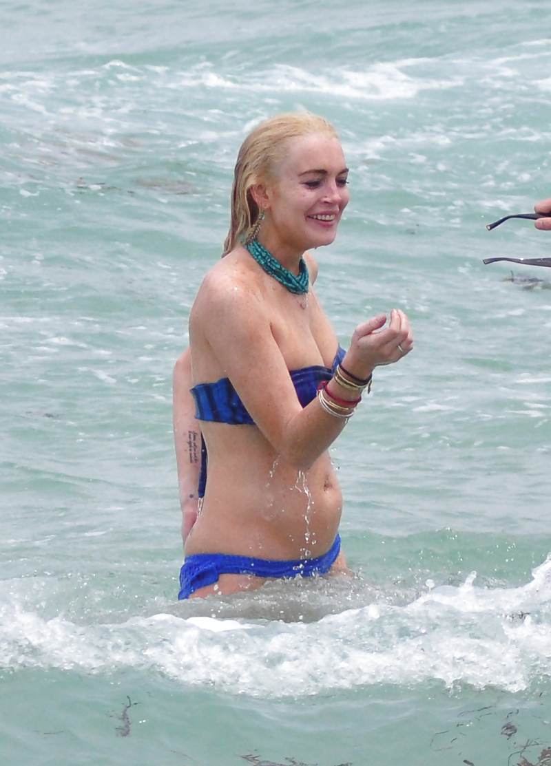 Lindsay Lohan In Bikini on Miami Beach BOOB Slip #3913581