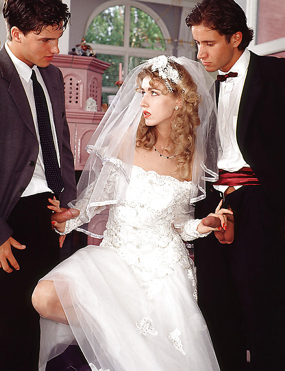Blonde Braut Tut Ihr Bräutigam Und Den Besten Mann #13271051
