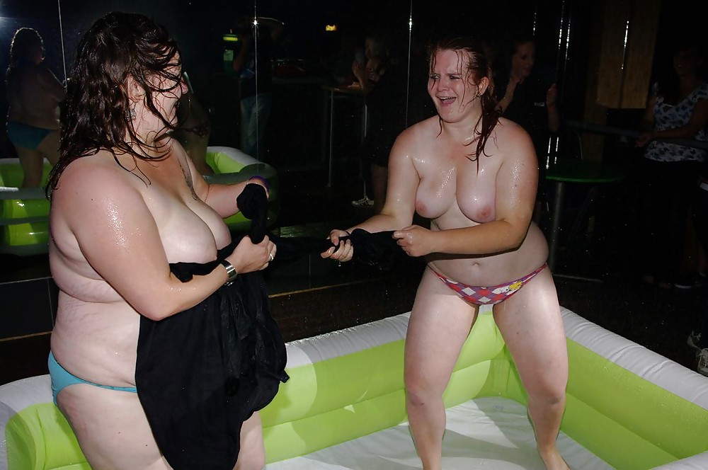 Gordas en el club de striptease
 #8537736