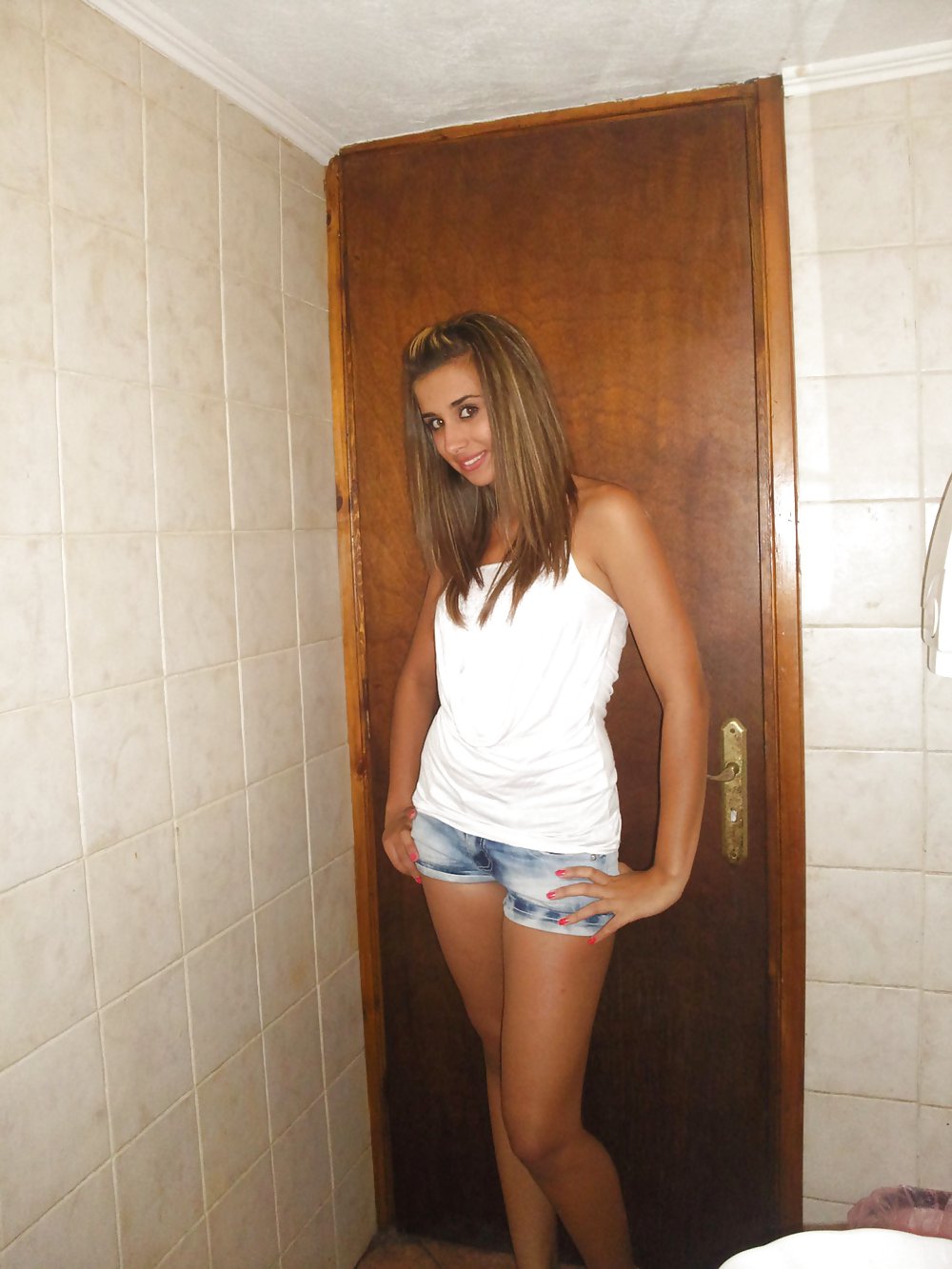 Amateur 7 #8799029